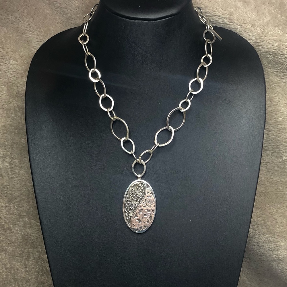 LOIS HILL Yin Yang Cut Out Granulated Oval Pendant Hammered Link Toggle Necklace